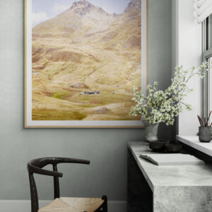 Foto aan de muur. Huisje op de Pourtalet, Pyreneeën Frankrijk. Foto © Karen Ketels