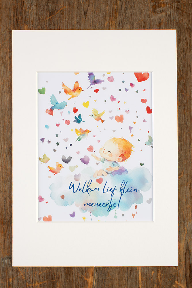 Decoratie, Fotografische print met pigmentinkten voor intense kleurbeleving, ingekleefd in passe-partout ‘Welkom lief klein meneertje'. © Karen Ketels